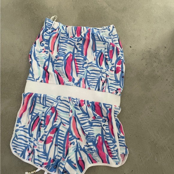 Lilly Pulitzer red right return romper - Picture 2 of 3